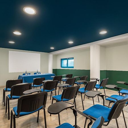 Welcome Hotel Legnano Bagian luar foto