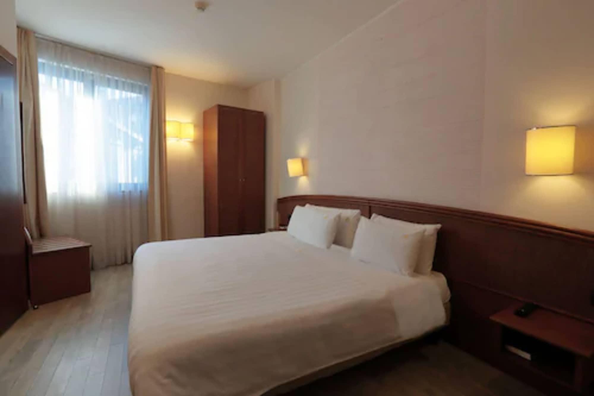Welcome Hotel Legnano Bagian luar foto
