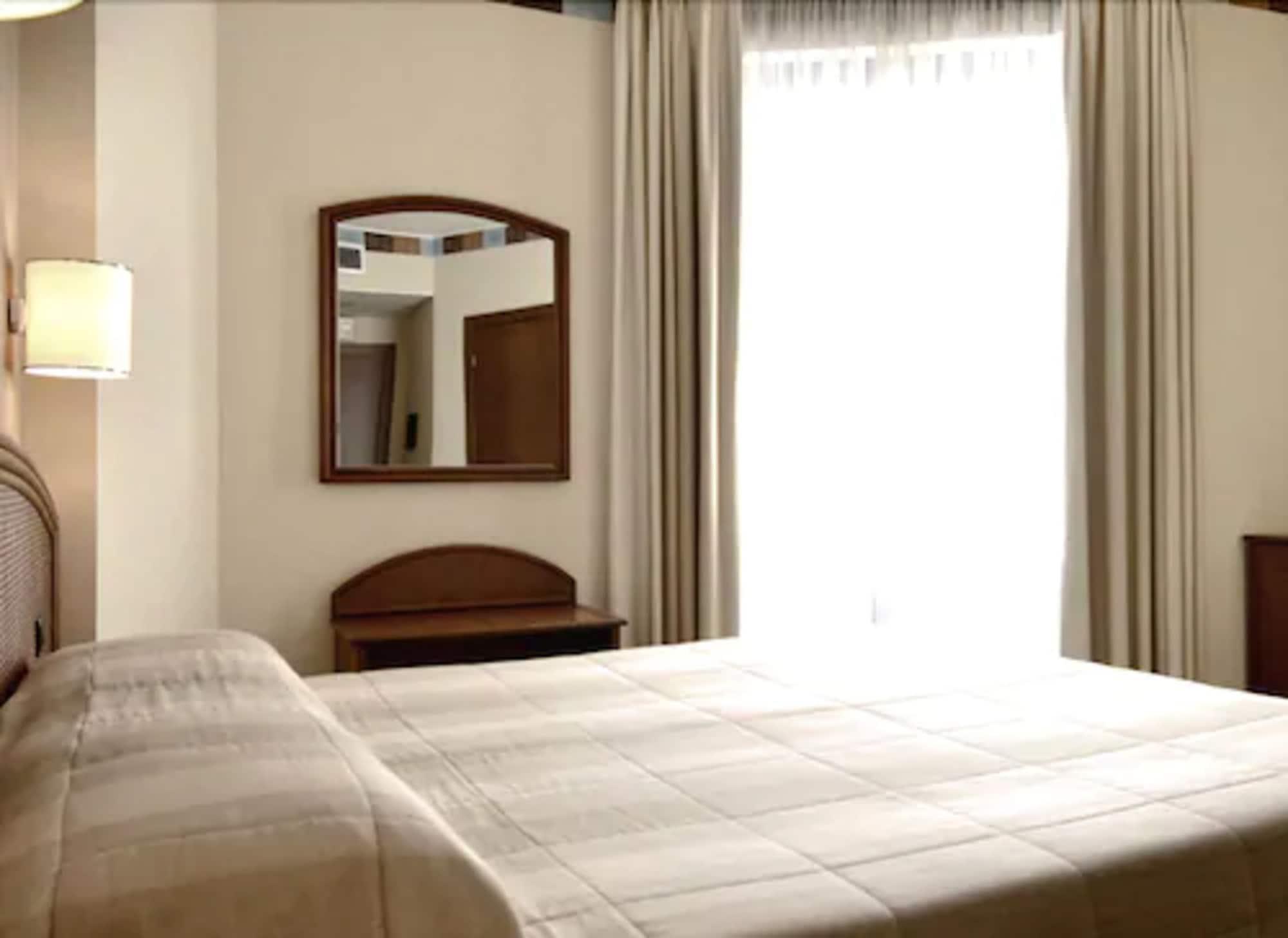 Welcome Hotel Legnano Bagian luar foto