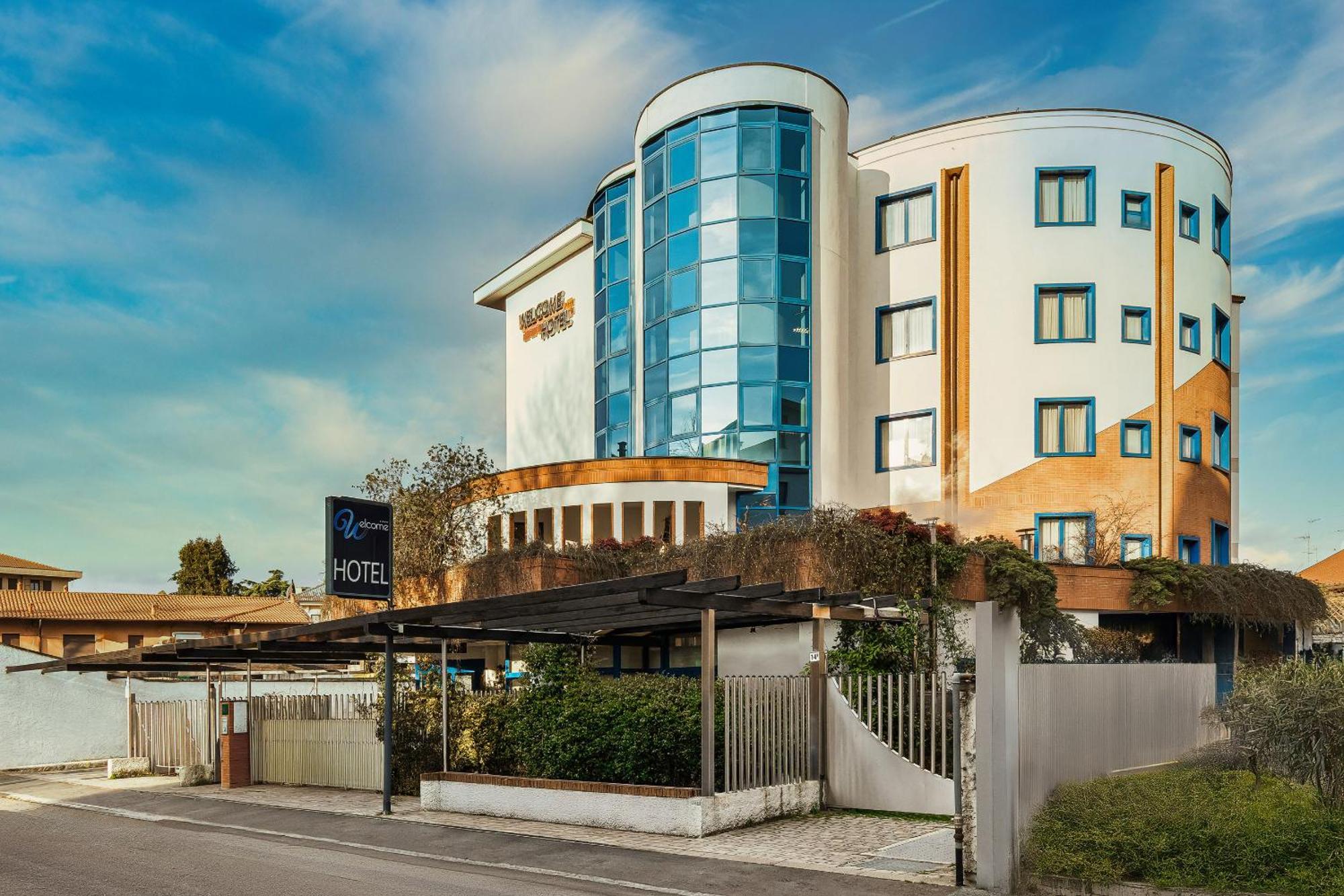 Welcome Hotel Legnano Bagian luar foto