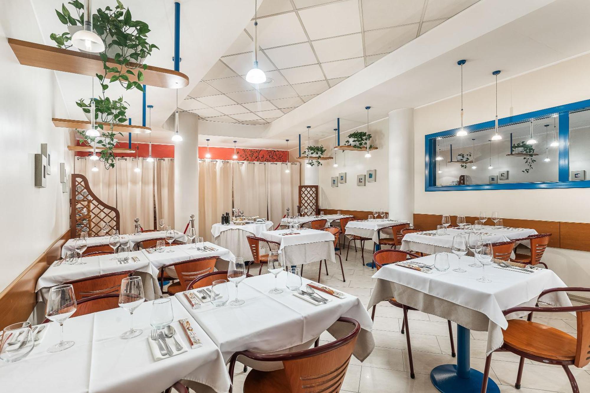 Welcome Hotel Legnano Bagian luar foto