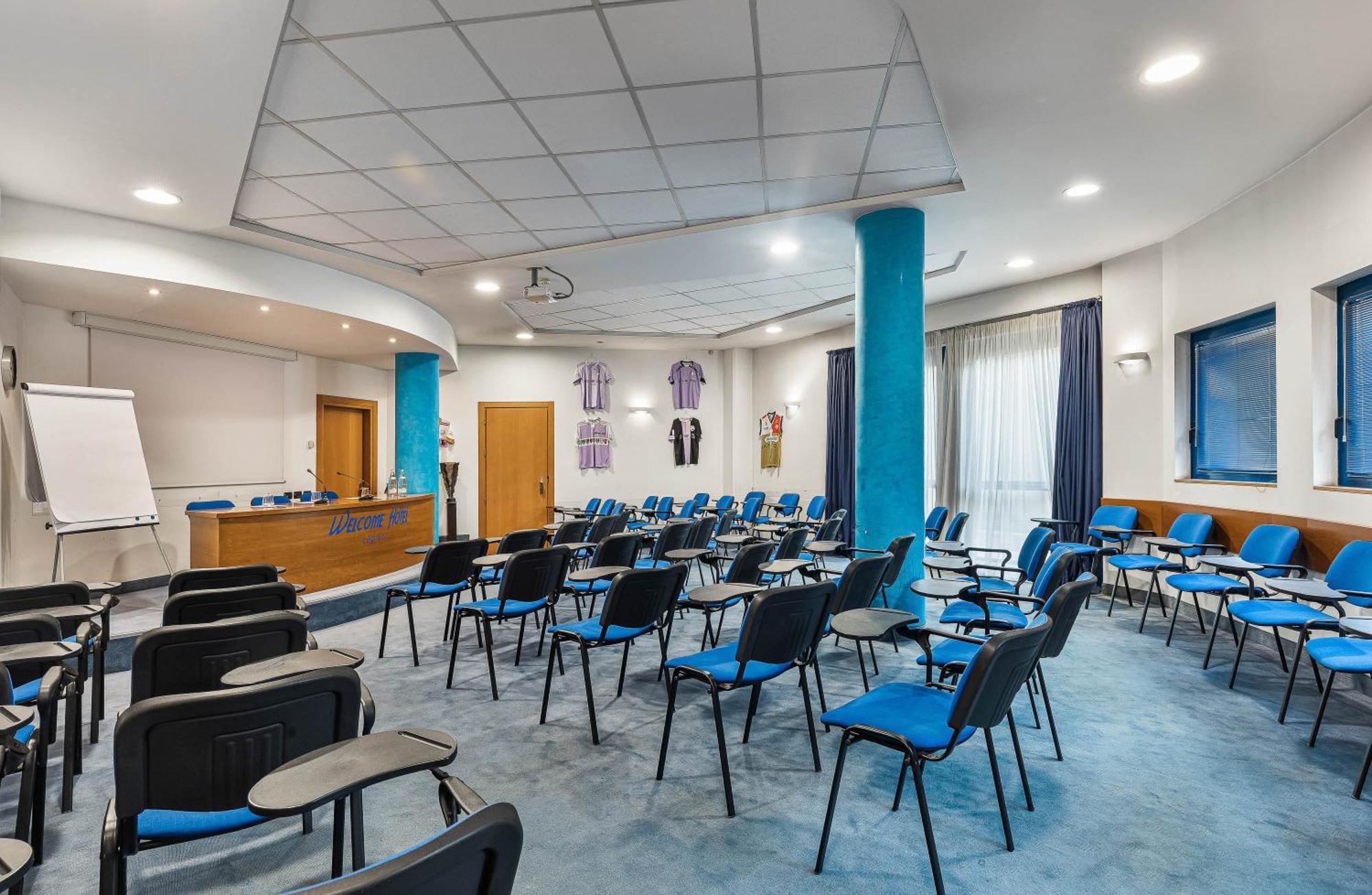 Welcome Hotel Legnano Bagian luar foto