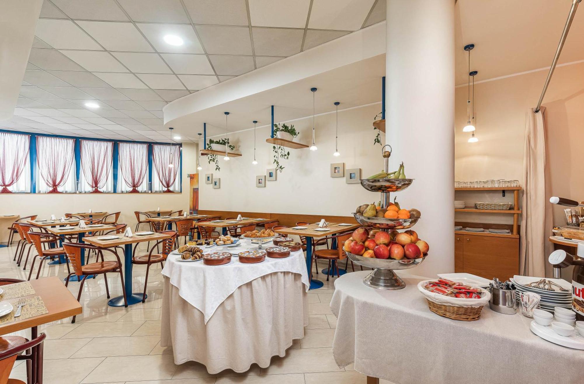 Welcome Hotel Legnano Bagian luar foto