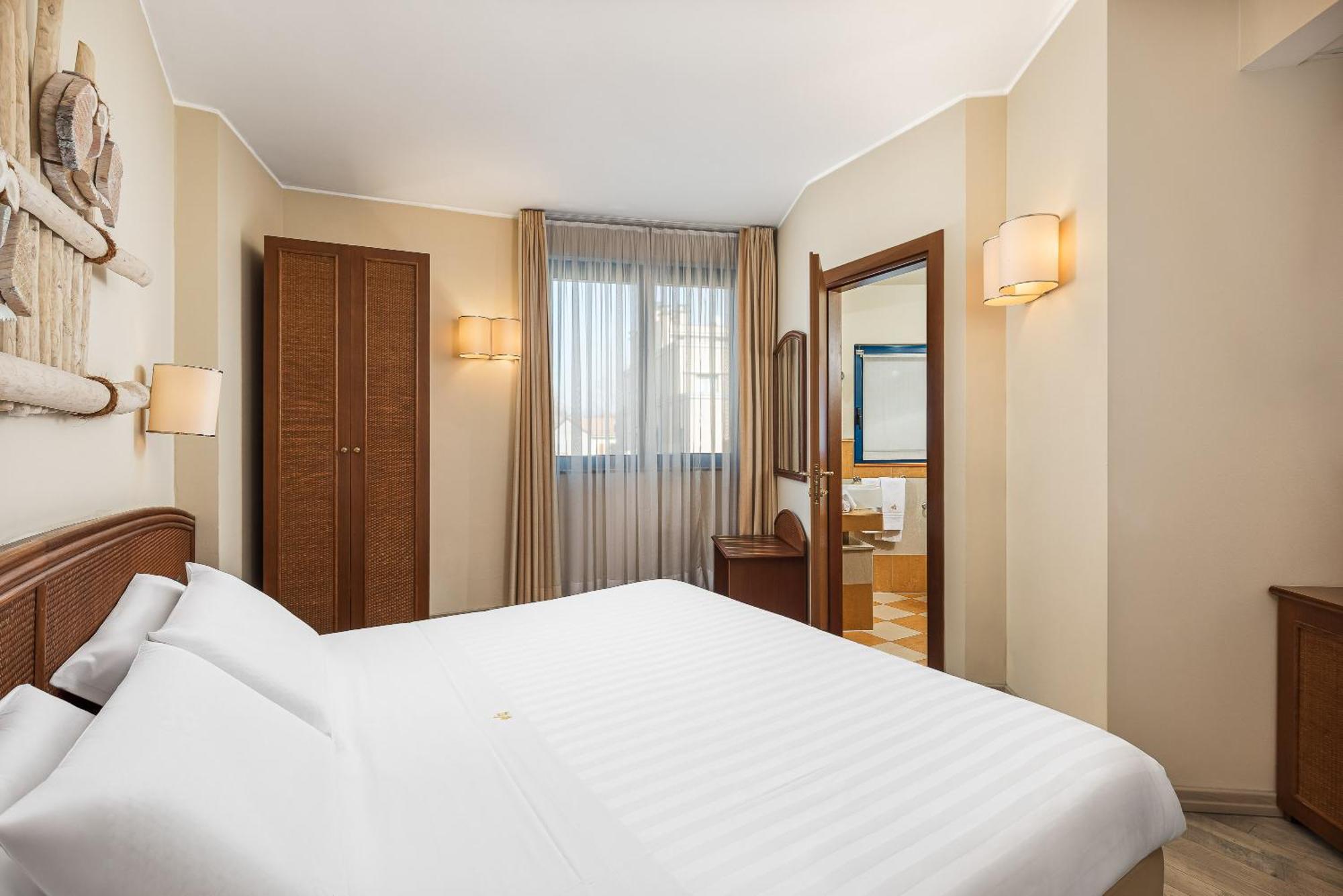 Welcome Hotel Legnano Bagian luar foto